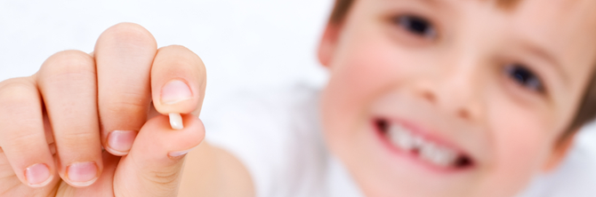 - O Primeiro Dente de Leite: Guia para uma Extração Segura - O Primeiro Dente de Leite: Guia para uma Extração Segura