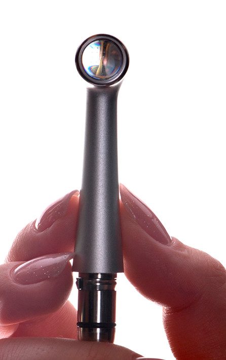 Figura 8: Vista frontal da ponta ativa da fonte de luz QUAZAR. Nota-se o diâmetro adequado